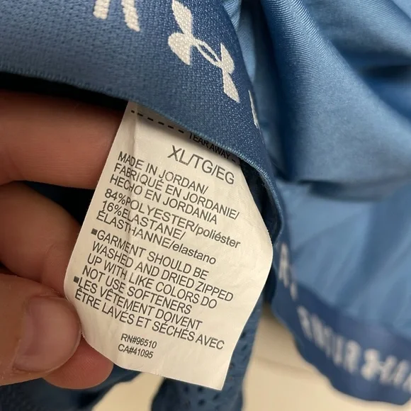 Under Armour Zip Up jacket - Picture 9 of 11